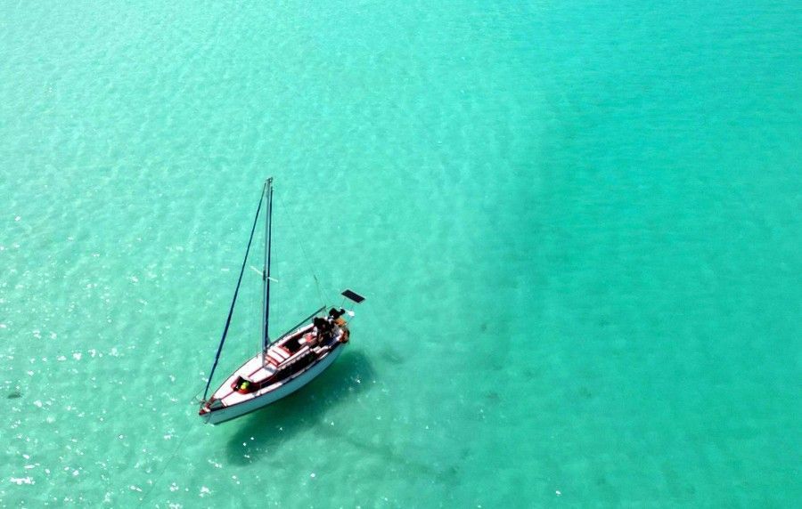 contratar un velero privado en Laguna Bacalar
